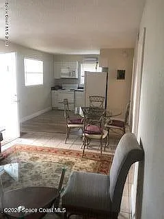 2 bed, 1.0 bath, 736 sqft, $1,300 — Photo 1