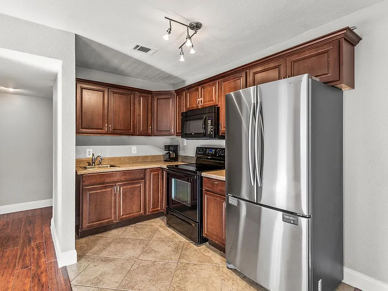 2547 N Alafaya Trl #92 — Photo 6