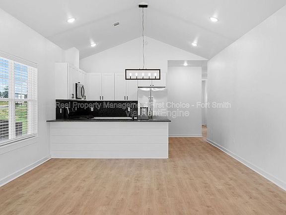 4th image of 8901 Cantera Dr Unit B