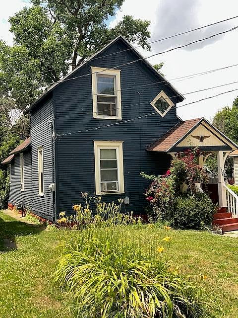 1st image of 1325 Maude Ave NE