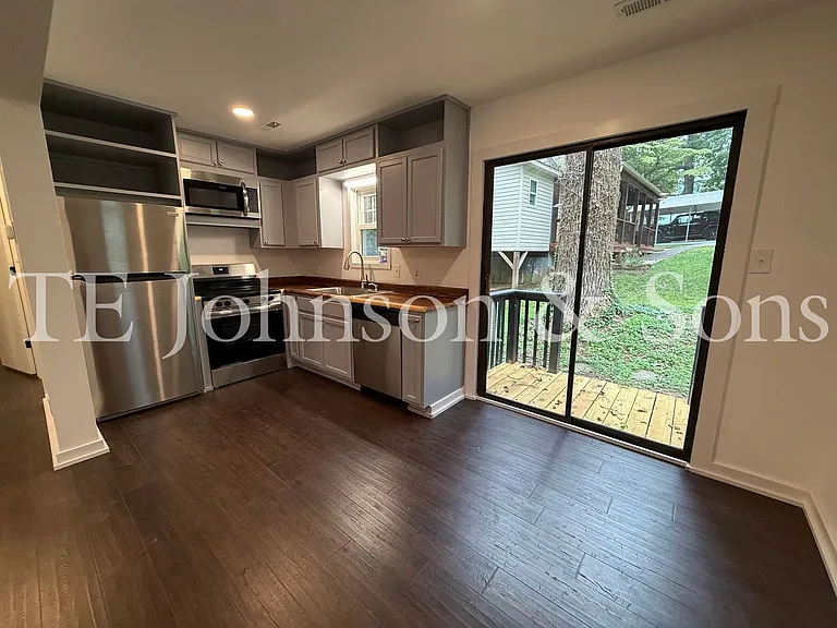 4309 Walnut Hollow Dr — Photo 10