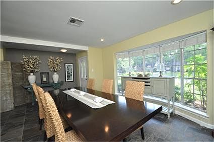 4th image of 3115 Broadmoor Dr