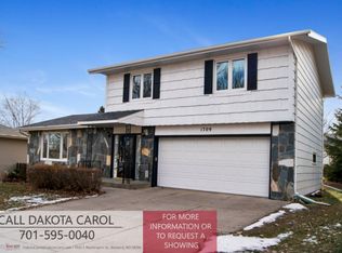 1709 Longley Ave, Bismarck, ND 58501