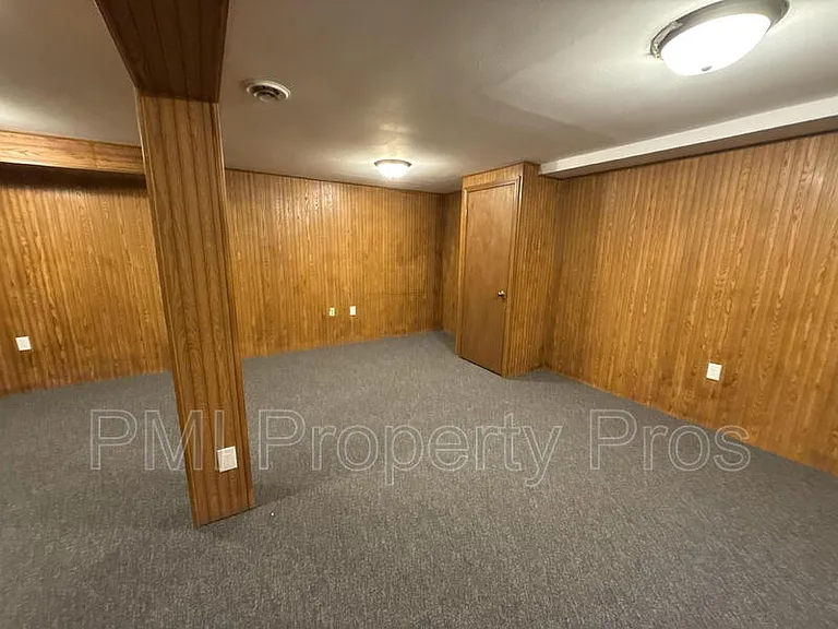 8150 S 88th St — Photo 15