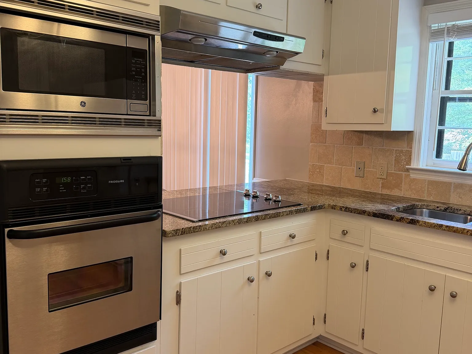 5 bed, 3.0 bath, 2856 sqft, $2,500 — Photo 4