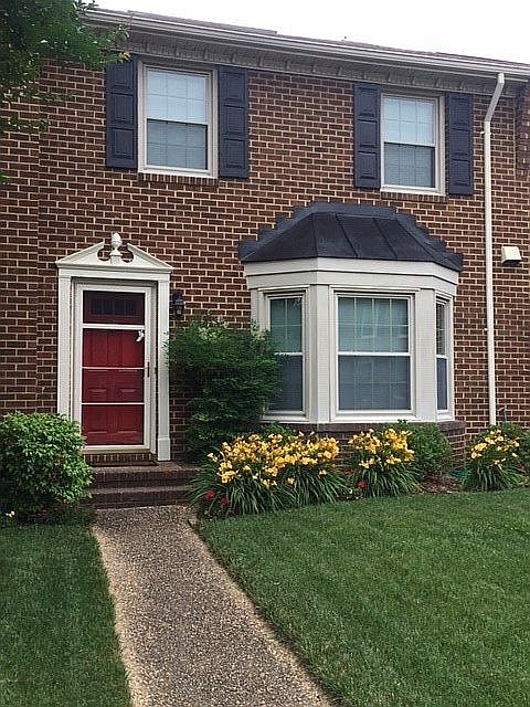 1st image of 962 Colonial Meadows Way