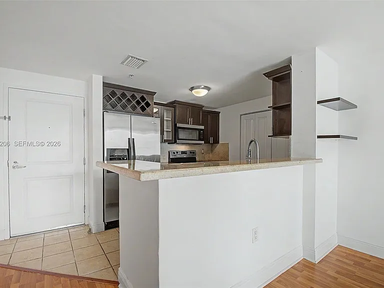 1250 S Miami Ave — Photo 4