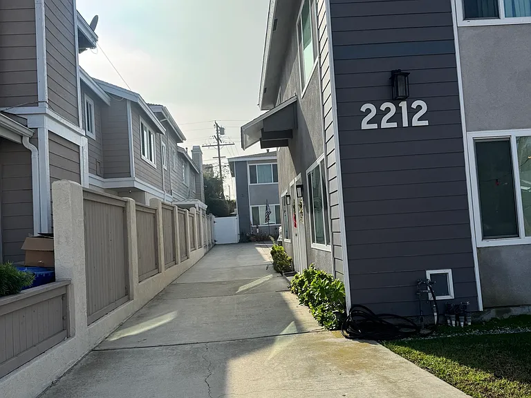 2212 Voorhees Ave. — Photo 11