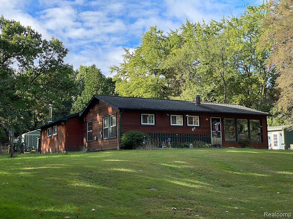 12400 White Lake Rd, Fenton, MI 48430 Zillow