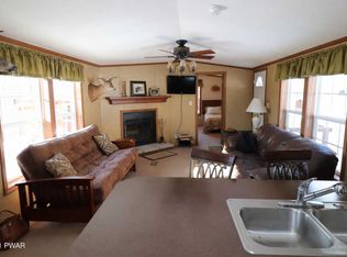 129 Hilltop Cir, Greentown, PA 18426