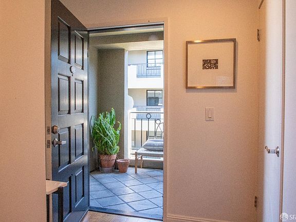 4th image of 1776 Sacramento St APT 609
