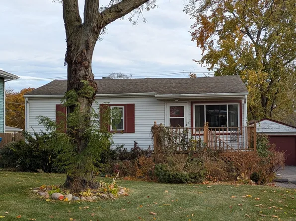 795 N Emroy Ave, Elmhurst, IL 60126