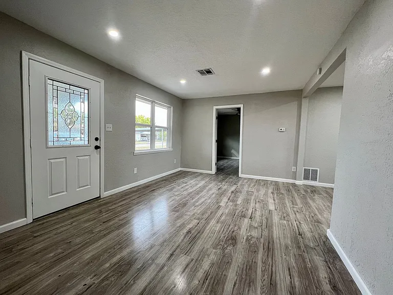 4817 NW Pollard Ave — Photo 4