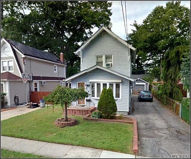 1st image of 915 Kings Pkwy