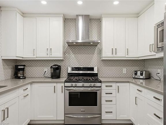 4th image of 328 McNeilly Rd