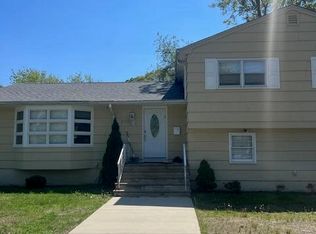 270 Berger Ave, Oakhurst, NJ