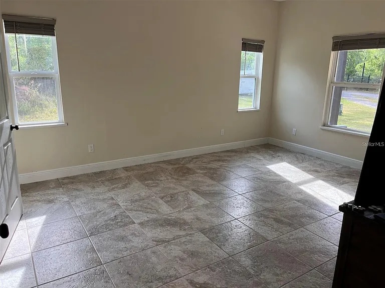456 Baron Rd — Photo 11