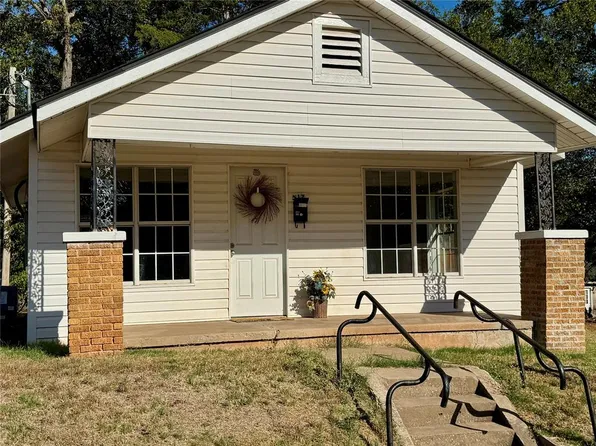 517 S 11th St, Chickasha, OK 73018