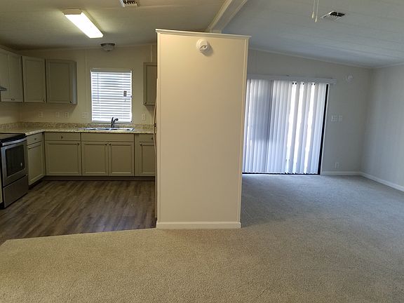 4th image of 6323 Lakewood Dr #1006