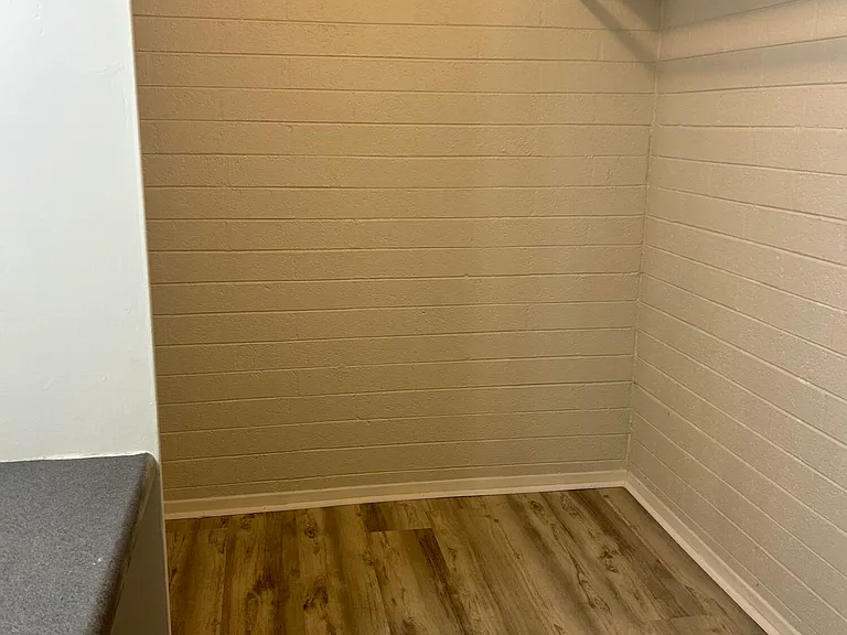 320 E Willetta St #7 — Photo 12