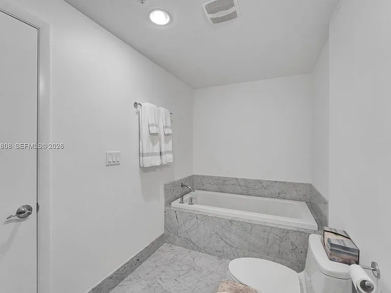 244 Biscayne Blvd #2005 — Photo 19