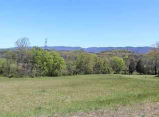 1574 Mint Meadows Dr, Maryville, TN 37803