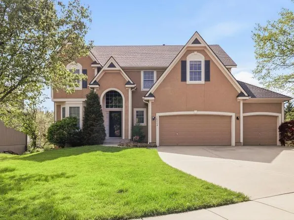 16224 Birch St, Overland Park, KS 66085