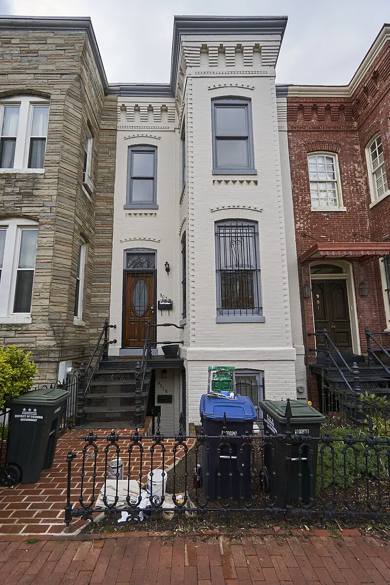 903 C St NE photo 1