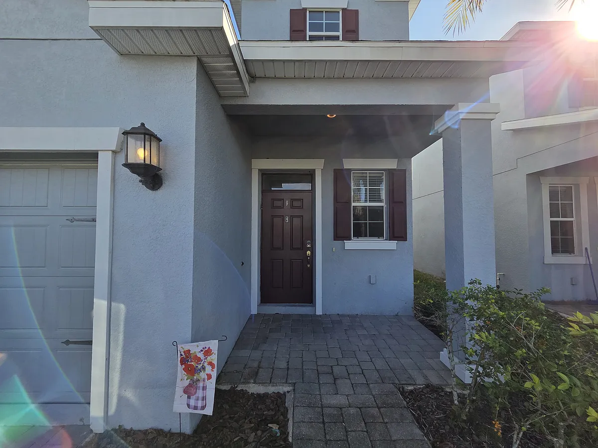 Building Photo - 4618 Saint Bernard Dr