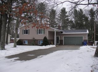 6088 Stagecoach Trl, Oscoda, MI 48750