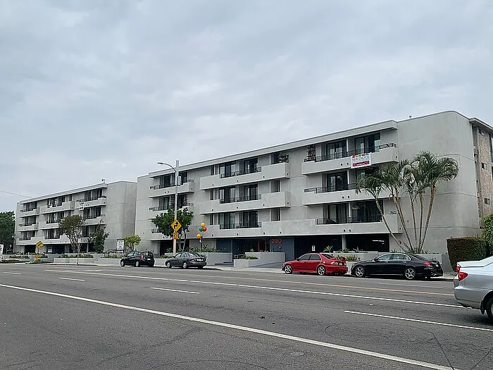2180 S Beverly Glen Blvd — Photo 8