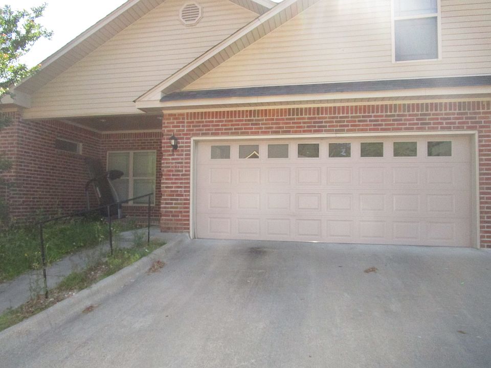 1st image of 10 Asbury Dr