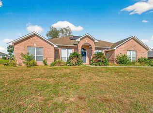 5589 Colinas Verde Dr, Milton, FL 32570