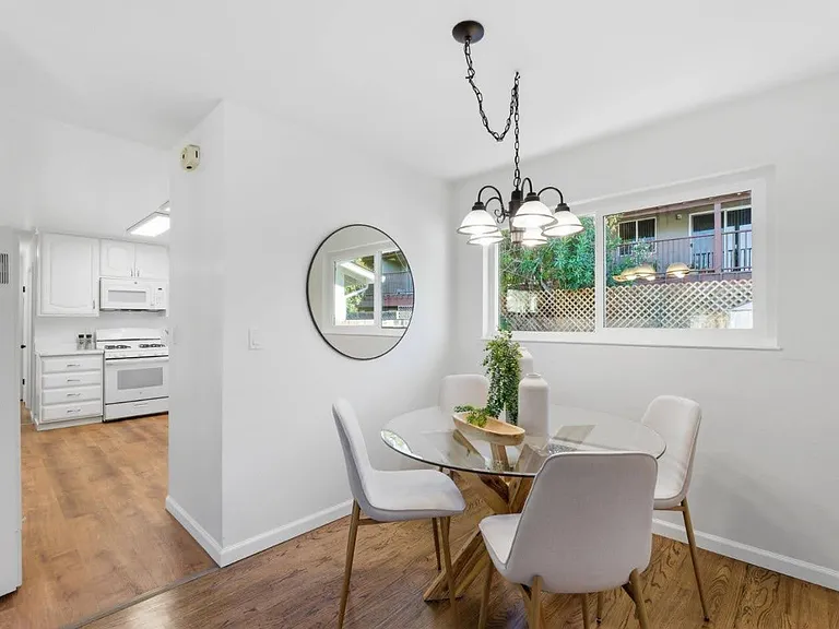 452 Waddington Ave — Photo 6