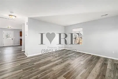 4 bed, 2.5 bath, 2576 sqft, $2,995 — Photo 2