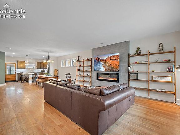 5th image of 1009-1007 E Boulder St