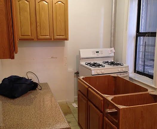 5th image of 5009 Broadway APT 107