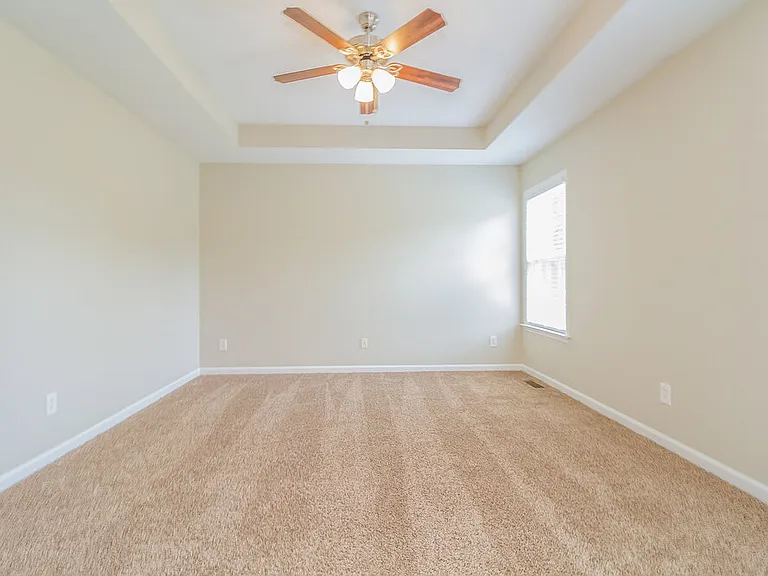 2619 Danbury Cir — Photo 11