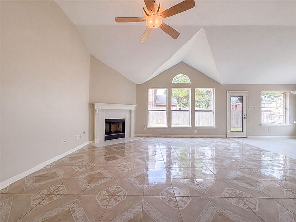 3rd image of 3419 Foursome Ln