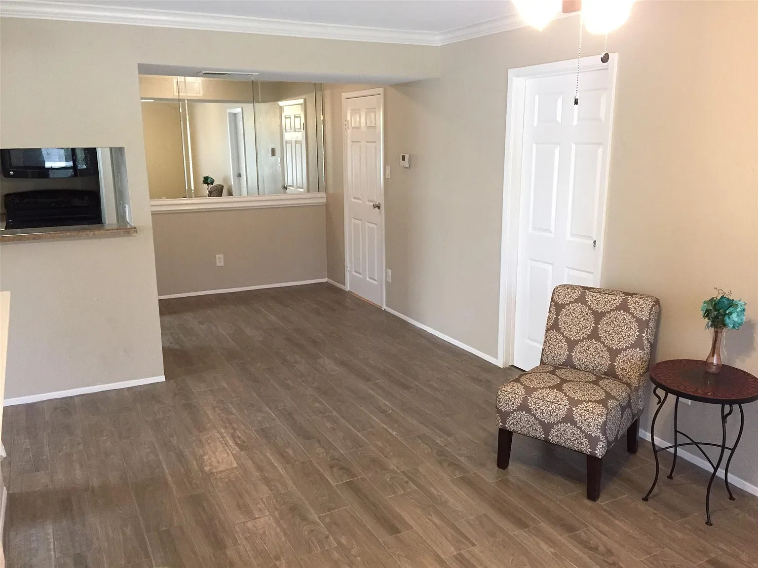2 bed, 2.0 bath, 850 sqft, $1,250 — Photo 1