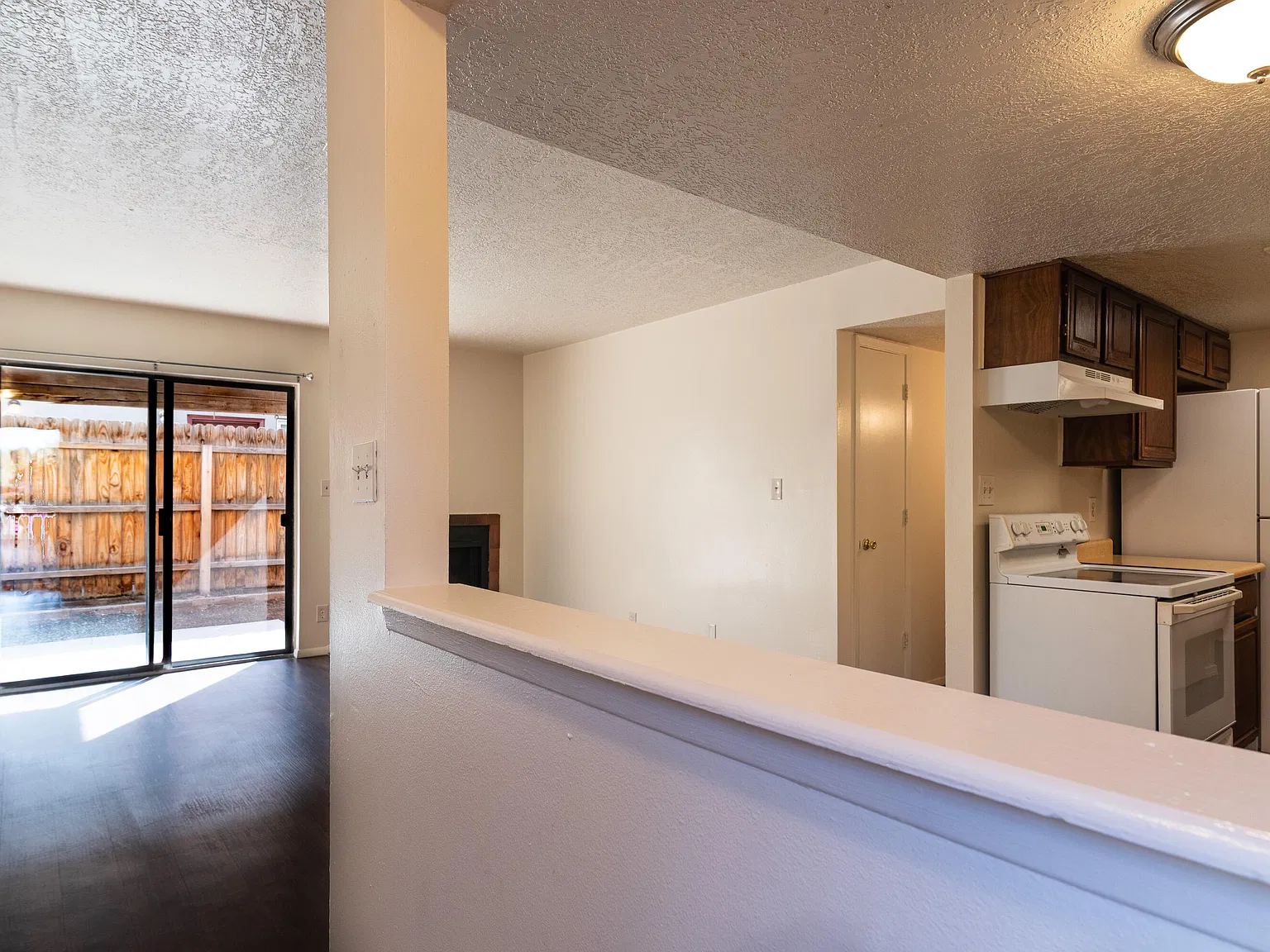 2 bed, 1.0 bath, 780 sqft, $1,050 — Photo 3