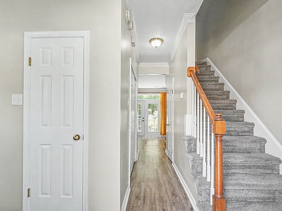 5th image of 767 Creekside Cres
