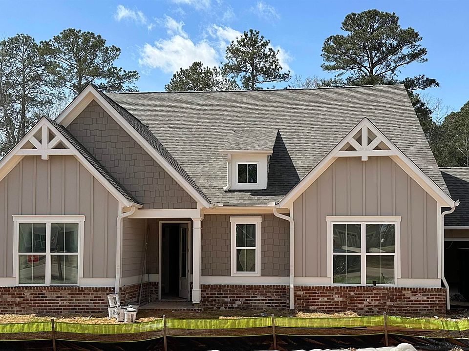 1st image of 1421 Lake Dr