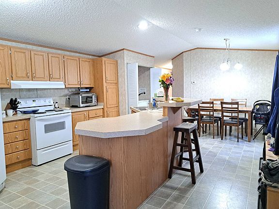 5th image of 120 Reed St