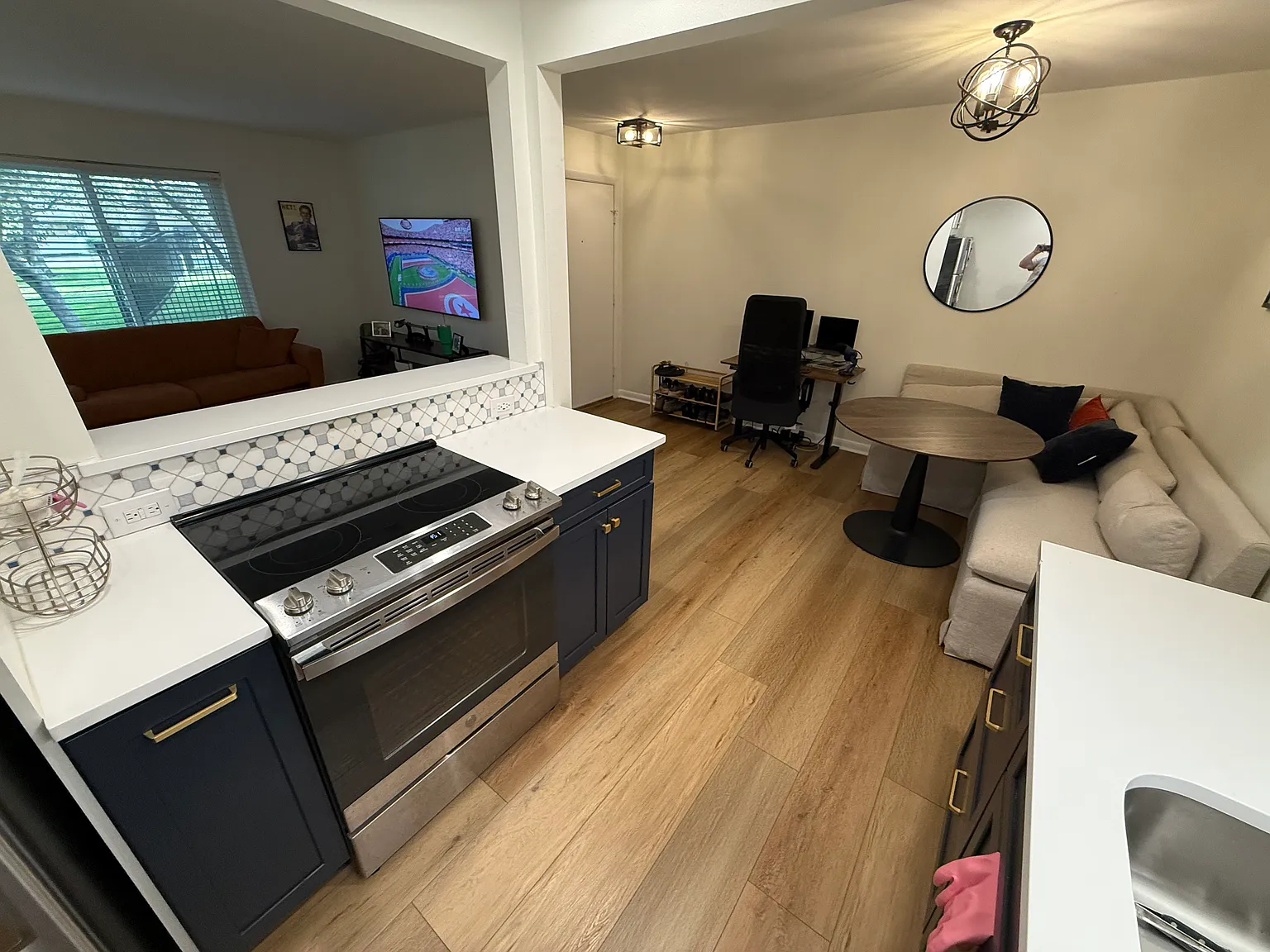 1 bed, 640 sqft, $1,600 — Photo 3