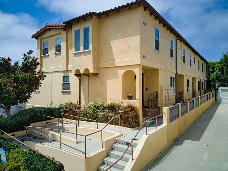 1551 Artesia Blvd #3
