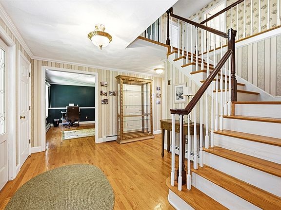 4th image of 7 Fuller Ln