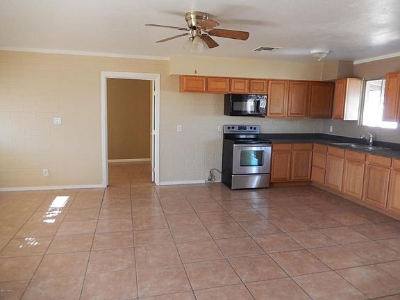 3rd image of 2202 W Sunnyside Ave