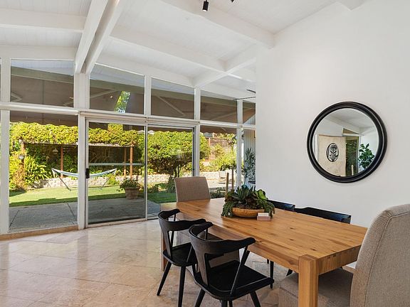 5th image of 1059 Las Pavadas Avenue