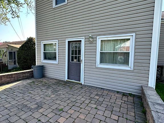 5th image of 139 Hollywood Dr